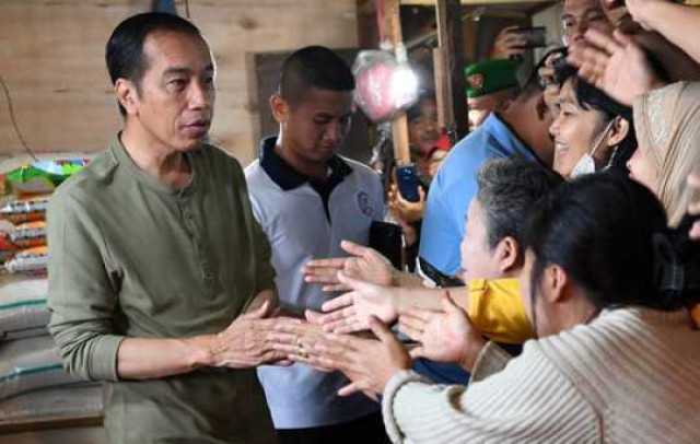 Blusukan ke Pasar Cihaurgeulis, Bandung, Presiden Jokowi: Harga-Harga Stabil