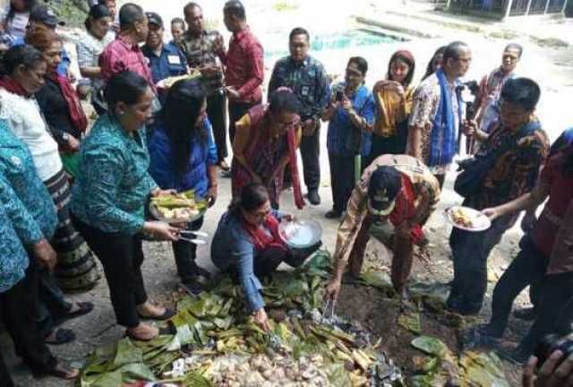 Desa Latdalam Bagian Dari Kunjungan Kerja Menteri PPPA RI 