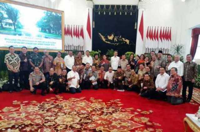 Kerja Keras 5 Tahun Ini, Presiden Jokowi Ucapkan Terima Kasih Kepada Wapres dan Semua Menteri 