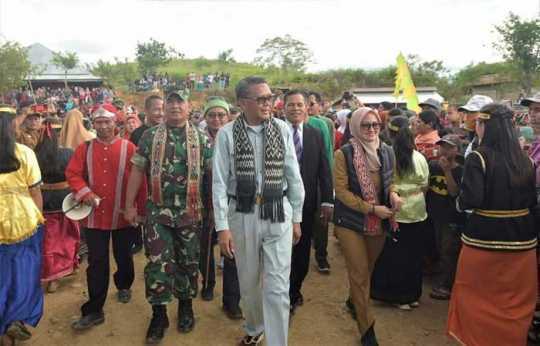 Keinginan Gubernur Sulsel Menjadikan "Negeri Seribu Lumbung Tarone' (Seko)" Sebagai Kota Mandiri Dan Idaman
