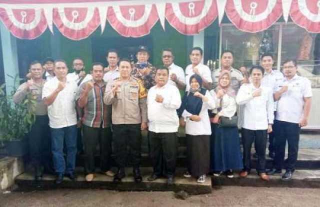 AKBP. Erlin Tangjaya Ngopi Bareng Dengan Forum Kepala Desa Cempaka 