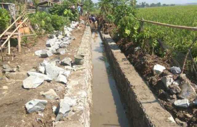 Saluran Mitra Air di Mauk, Tangerang,Tak Terpasang Papan Informasi, Berapakah Anggarannya?