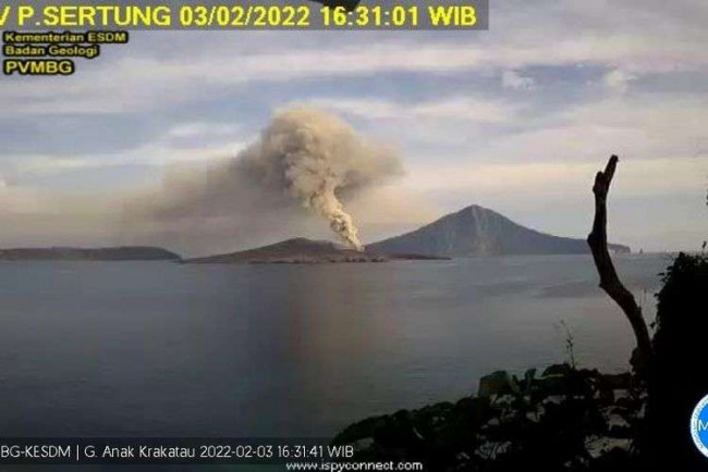 Gunung Anak Krakatau Meletus, Kemenhub Instruksikan Operator Kapal Waspada