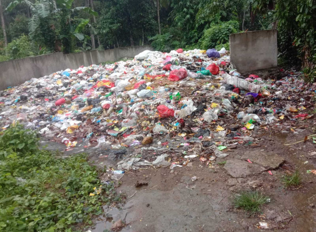 Sampah di Desa Rawi, Lamsel, Diduga Tidak Ada Pengelolanya
