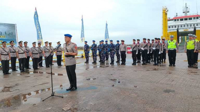 Kapolres Bangka Barat Pimpin Upacara Tabur Bunga HUT ke-72 Korps Polairud
