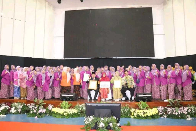 Kerja Terpadu Lintas Sektor, PEMKAB. Sukabumi Raih Dua Penghargaan Tingkat JABAR