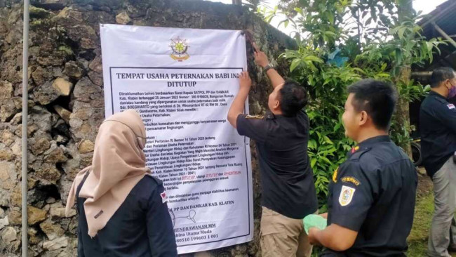 Usai di Laporkan, Aktifitas Kandang Babi di Desa Mlese Gantiwarno Klaten Disidak Tim Gabungan. Lokasi Resmi di Tutup