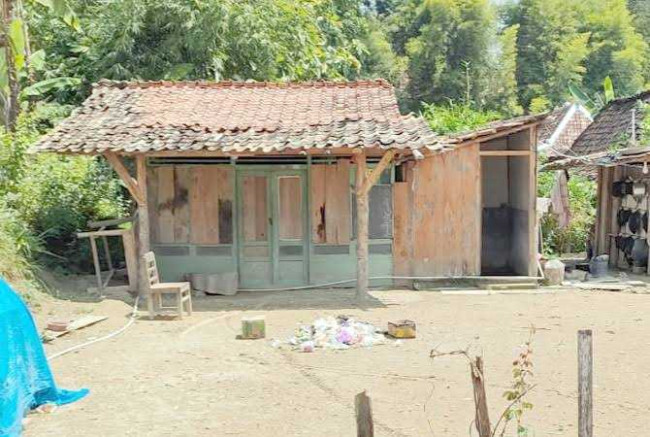 Diduga Tilep Bantuan RTLH, Kades Sampai Bendahara Desa Asemrudung Geyer di Laporkan ke Kejari Grobogan