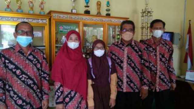 Kompetisi Sains Nasional (KSN) Siswi SMP Negeri 1 BMT Ikuti Penyisihan Tahap II