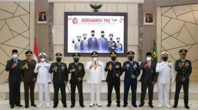 Bupati Sukabumi dan Unsur Forkopimda Mengikuti Upacara Peringatan HUT TNI ke-76
