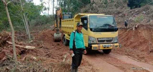 Mewujudkan Progam 100 Hari Kerja Kepala Desa Tambak Boyo Membuka Jalan Baru