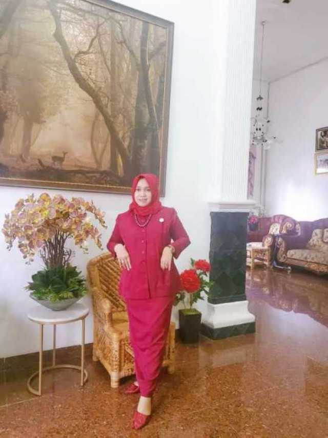 Hj. Rizayati Raih Penghargaan Women Of Excellence Indonesia Award Winner 2021-2022