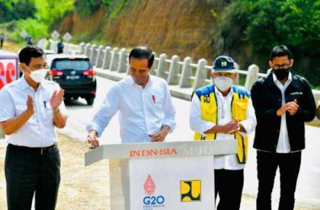 Presiden Jokowi Resmikan Jalan Bypass Balige