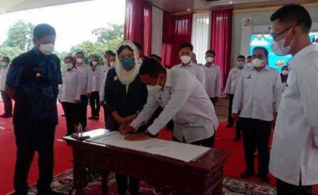 HJ. Samantha Tivani, B. Bus, MIB, Lantik Kepengurusan KORMI Kabupten OKU Timur Masa Bakti 2022-2026