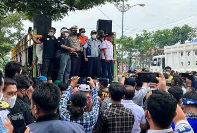 Ratusan Sopir Truk Tolak Aturan ODOL, Kapolda Jateng Apresiasi Unra Berjalan Damai