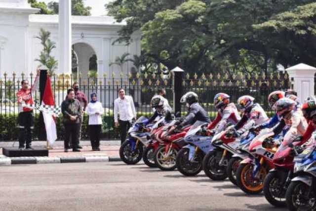 Presiden Jokowi Terima Pembalap MotoGP di Istana Merdeka