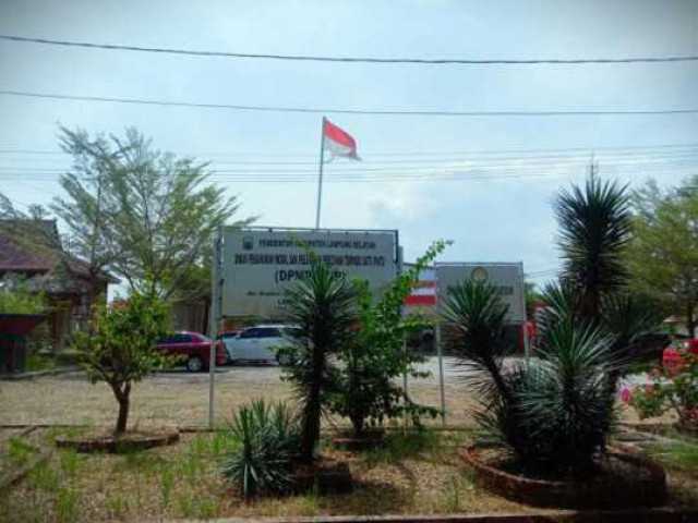 Tak Pantas Lambang Negara di Biarkan Tak Terawat di Kantor Dinas Perizinan Lamsel