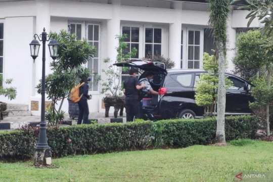 KPK Geledah Rumah Dinas Bupati Bogor