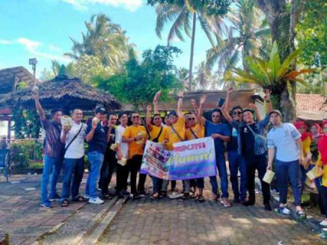 Reuni SMAN 1 Banjarsari Angkatan 2001 di Gelar di Villa Desiana Pantai Carita pandeglang