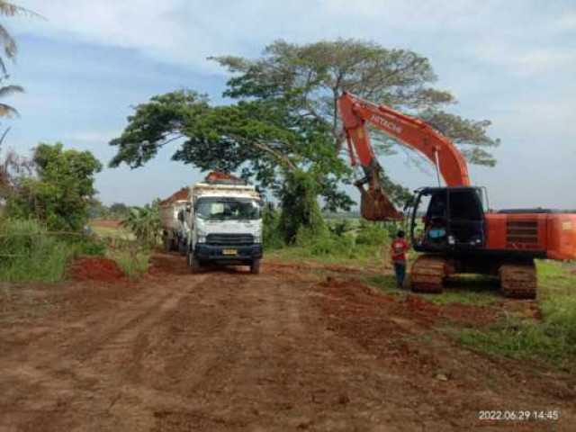 Jajaran SatPol PP Kecamatan Kemiri Bersama Staf Desa Dan Juga Media, Serta Aliansi Indonesia Datangi Lokasi Galian C