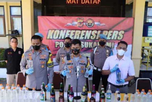 Polres Sukabumi Sita Ribuan Botol Miras,  Diantaranya Miras Oplosan