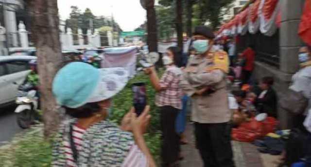 KGS LAI Kab. Sukabumi Bersama Komunitas Korban Asuransi Gelar Aksi Damai Sebelum Pelantikan OJK 2022-2027