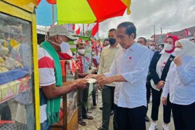 Presiden Jokowi: Pekan Depan, BLT BBM Mulai Disalurkan ke Semua Kabupaten dan Kota