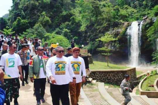 Resmikan Curug Sodong, Bupati "Tempat Wisata Harus Representatif Juga Mensejahterakan-