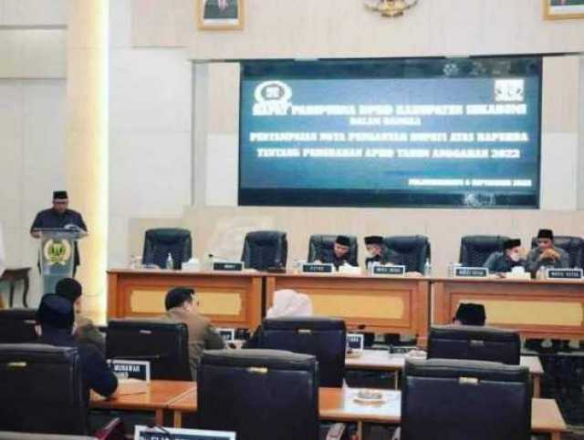 Paripurna DPRD, Bupati Sampaikan Nota Pengantar RAPERDA Tentang Perubahan APBD TA 2022