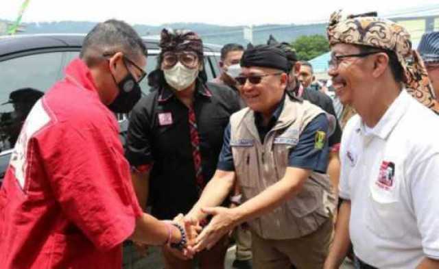 Didampingi Wabup Sukabumi, Menparekraf Resmikan GUMELIS