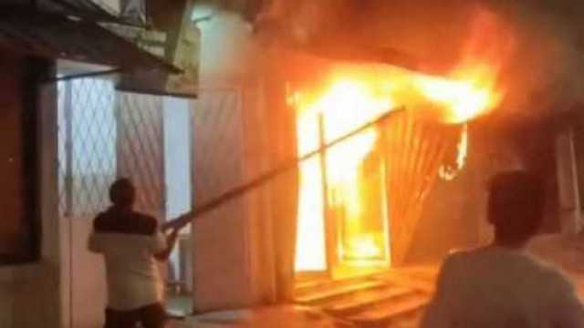 Baterai Sepeda Listrik Korslet, Ruko 2 Lantai Hangus Terbakar