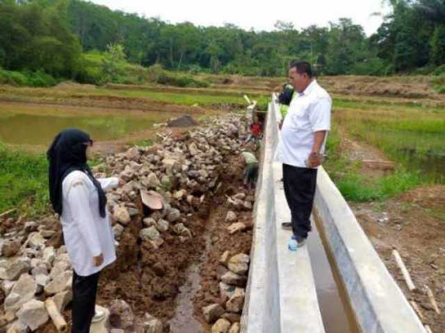 Tinjau Bangunan Pasok Air, Kadis Nunung Harap Masyarakat Rasakan Manfaat Fasilitas BBI