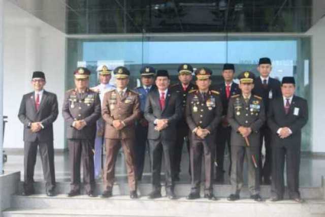 Danrem 045/Gaya Hadiri Upacara Peringatan Hari Pahlawan