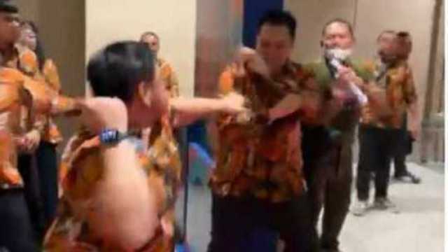 Memalukan...!! Munas HIPMI di Solo Bak Drama Diwarnai Aksi Adu Jotos Rame-rame. 3 Orang Berujung di Periksa Polisi dan Begini Kronologinya