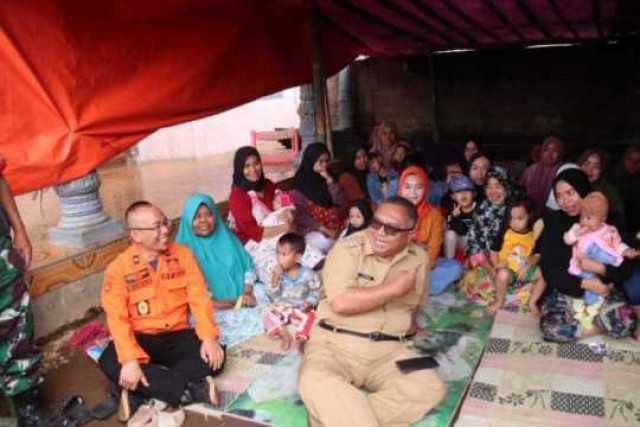 Tinjau Lokasi Terdampak Gempa, Bupati Sukabumi Marwan Hamami "Berusaha Membantu Rumah Warga Yang Terdampak"