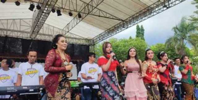 Campursari Dengan Biduan Cantik-cantik, DPRD Sragen Gelar Seni Budaya Akhir Tahun. Penutupaan Wayang Semalam Suntuk juga Suguhkan 3 Dalang Kondang
