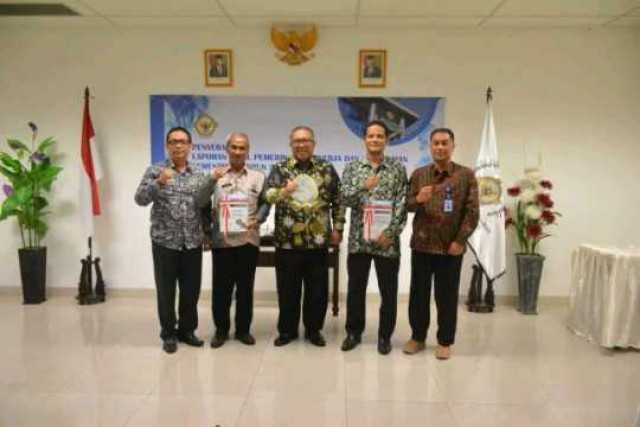 Bupati Kab. Sukabumi Menerima Laporan Hasil Pemeriksaan Kinerja Dari BPK RI Jawabarat