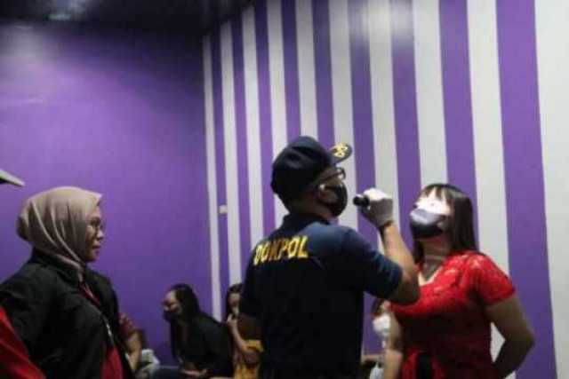 Beberapa Hiburan Malam di Sragen Mendadak di Sidak, Puluhan Purel Alias LC di Kumpulkan Untuk Dites Urine