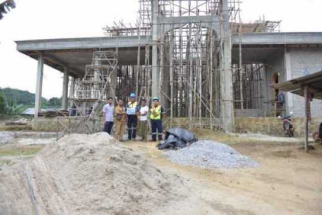 PT Timah Tbk Serahkan Bantuan untuk Pembangunan Masjid Nur Naqsyabandi Desa Paku