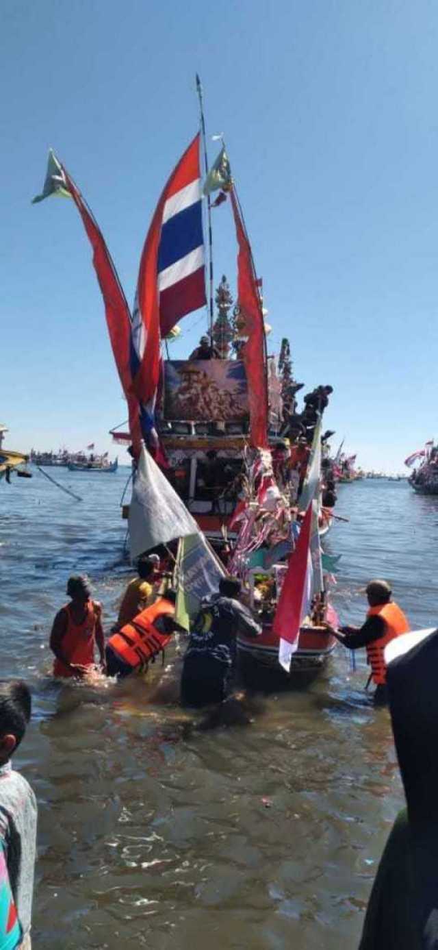 Upacara Petik Laut Masyarakat Nelayan Pandean Pesisir
