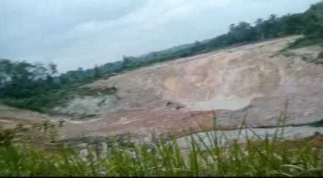 Jalan Raya Pemali Kabupaten Bangka Terancam Roboh Akibat Tambang Diduga Ilegal