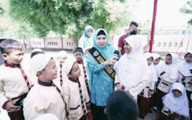 Bunda dr. Sheila Noberta, SpA.,M.Kes. Hadiri Pembinaan Pola Asuh Anak dan Remaja