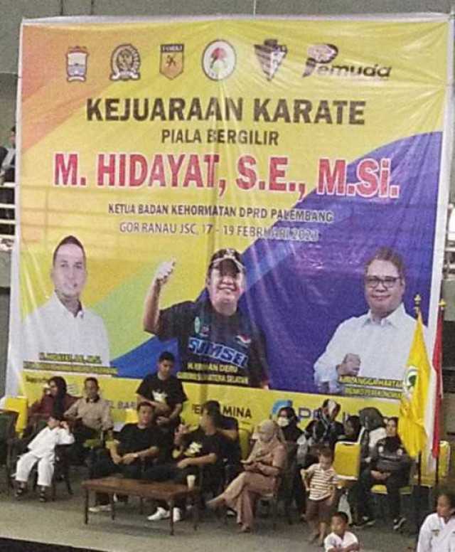 Piala Bergilir M Hidayat SE.MSI telah Dibuka.
