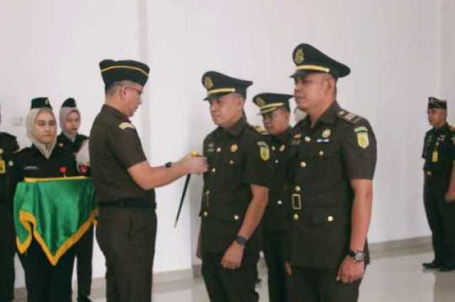 Gelar Pelantikan Dan Sertijab Dua Kasi, Berikut Harapan Kepala Kejaksaan Negeri OKU Timur 
