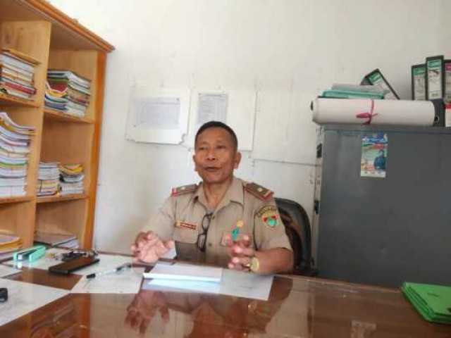 PJ Kades  Desa Tana Periuk  Siap Membenahi Bangunan yang Rusak .