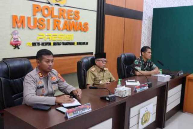 Polres Musi rawas beserta Forkompinda dalam acara persiapan pengamanan idul fitri.
