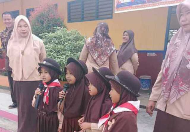 Tumbuhkan Kreativitas Siswa, SDN 1 Toto Rejo Laksanakan Giat Embun Pagi