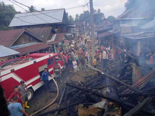 Sijago merah hanguskan rumah nenek saherah..