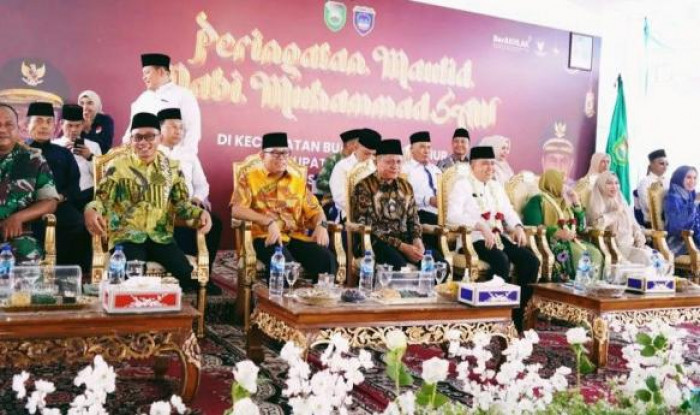 Pj Gubernur Sumsel Bersama Bupati OKU Timur Hadiri Pengajian Akbar Di Desa Tanjung Mas