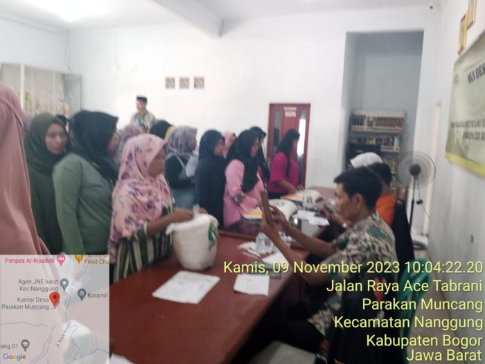 Pemdes Parakan Muncang Salurankan Beras Ketahanan Pangan 828 KPM Melalui Kantor pos Kecamatan Nanggung